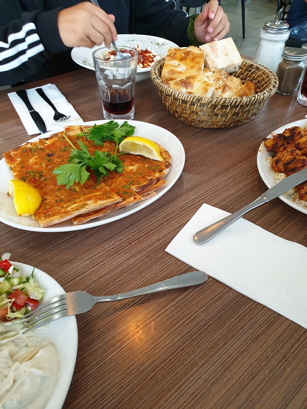 Lokanta Turkish Family Restaurant | restaurant | Shop 4/5/1350 Pascoe Vale Rd, Coolaroo VIC 3048, Australia | 0393093007 OR +61 3 9309 3007