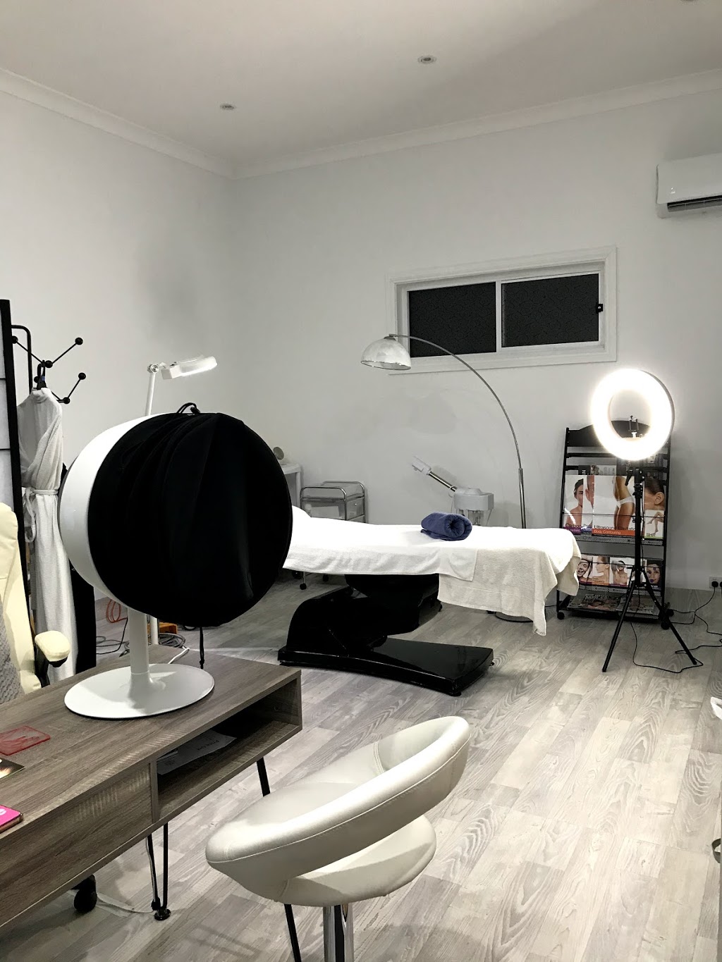 Sari Laser & Beauty Therapy | Shop 5/43 Appletree Rd, Holmesville NSW 2286, Australia | Phone: 0452 228 298
