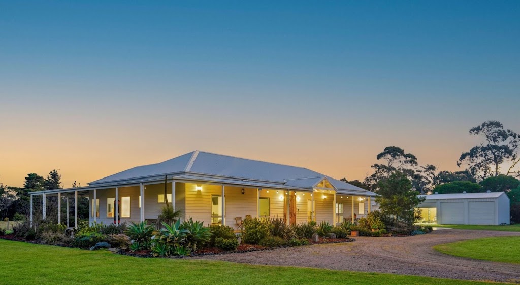 D.J Young Constructions Pty Ltd | 40 Greenmount Rd, Yarram VIC 3971, Australia | Phone: 0400 532 116
