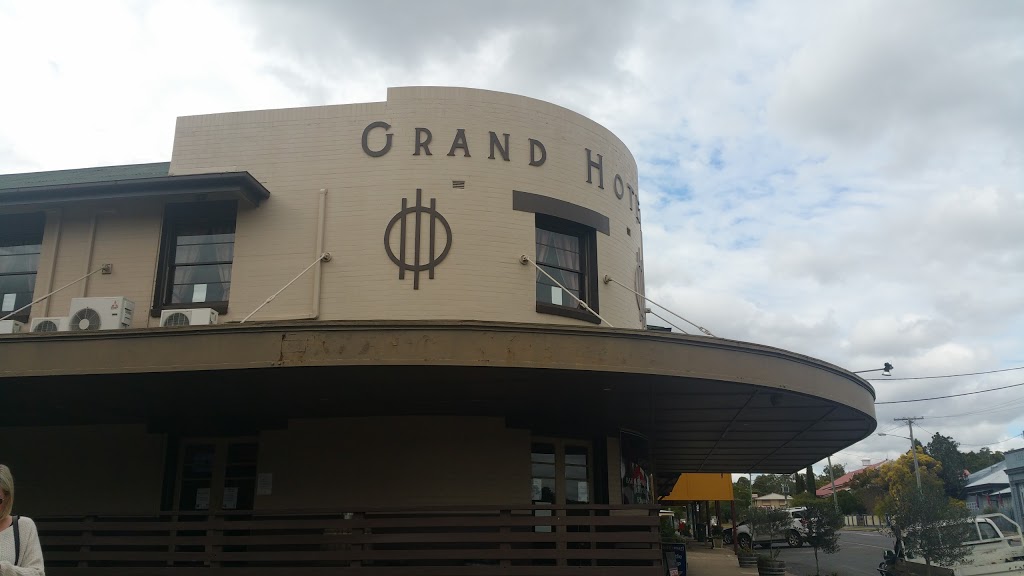 Joes Grand Hotel | restaurant | 10 Boonara St, Goomeri QLD 4601, Australia | 0741684131 OR +61 7 4168 4131