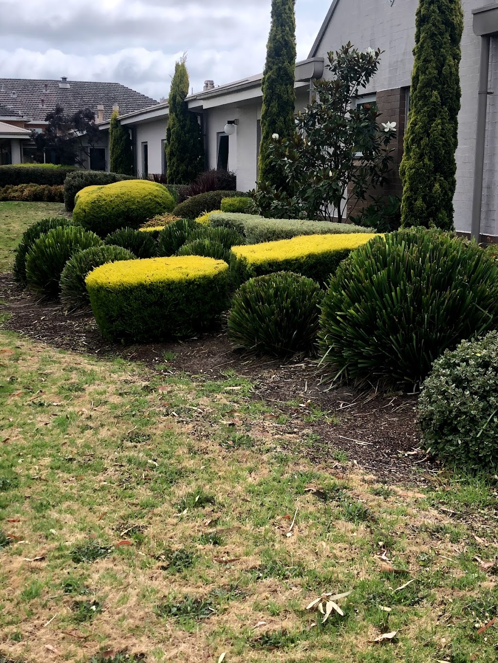 Phillip Island Lawns & Gardens | general contractor | 57 Genista St, San Remo VIC 3925, Australia | 0400500415 OR +61 400 500 415