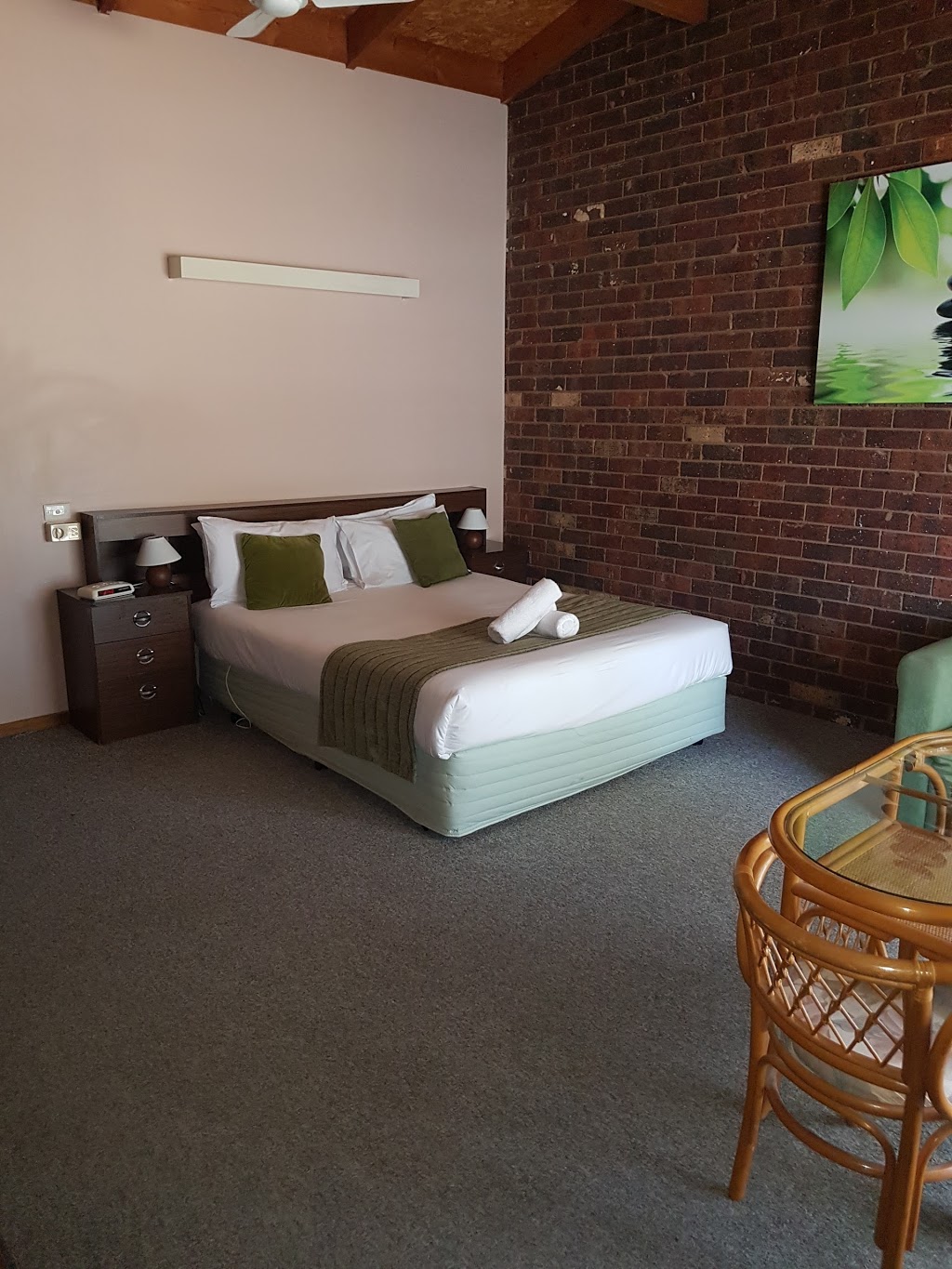 Barooga Golf View Motel | lodging | Golf Course Rd, Barooga NSW 3644, Australia | 0358734555 OR +61 3 5873 4555