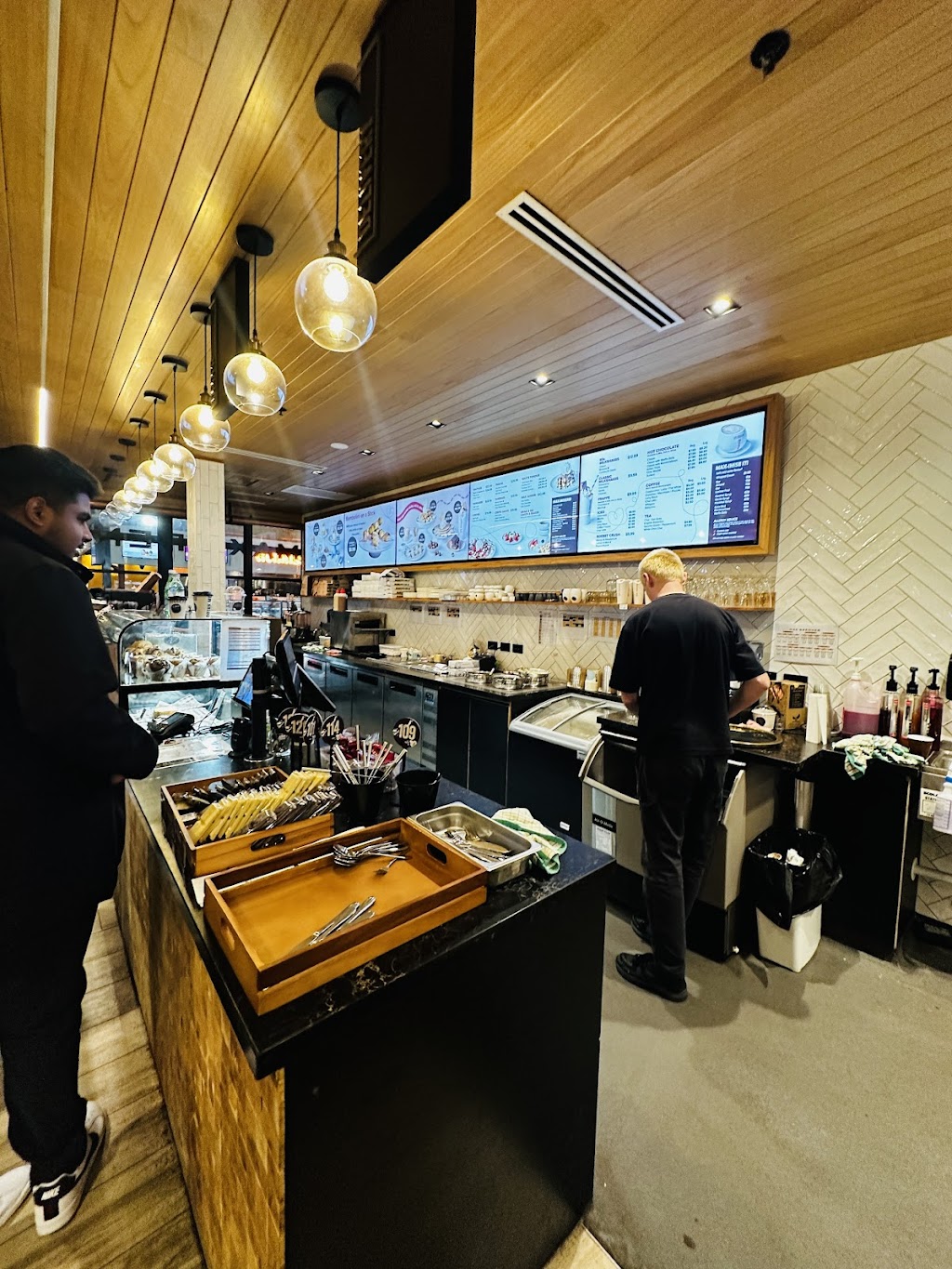 Max Brenner- Manly Wharf | Shopping Centre, Manly Wharf, Shop 11, Manly NSW 2095, Australia | Phone: 1300 588 629