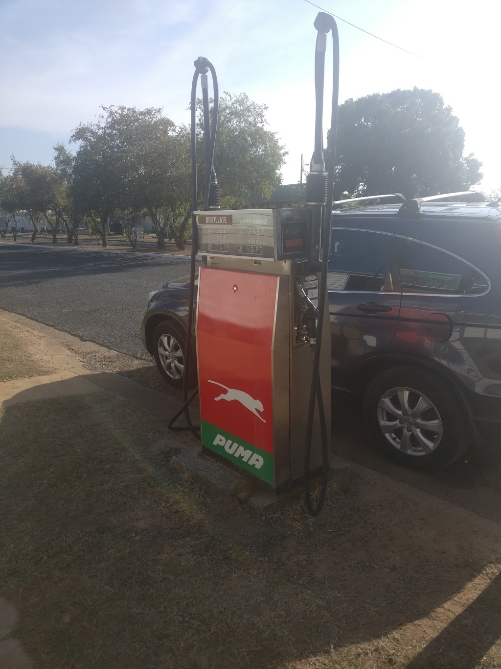 St Lawrence Gas station | gas station | 13 Railway Parade, St Lawrence QLD 4707, Australia | 0749569138 OR +61 7 4956 9138