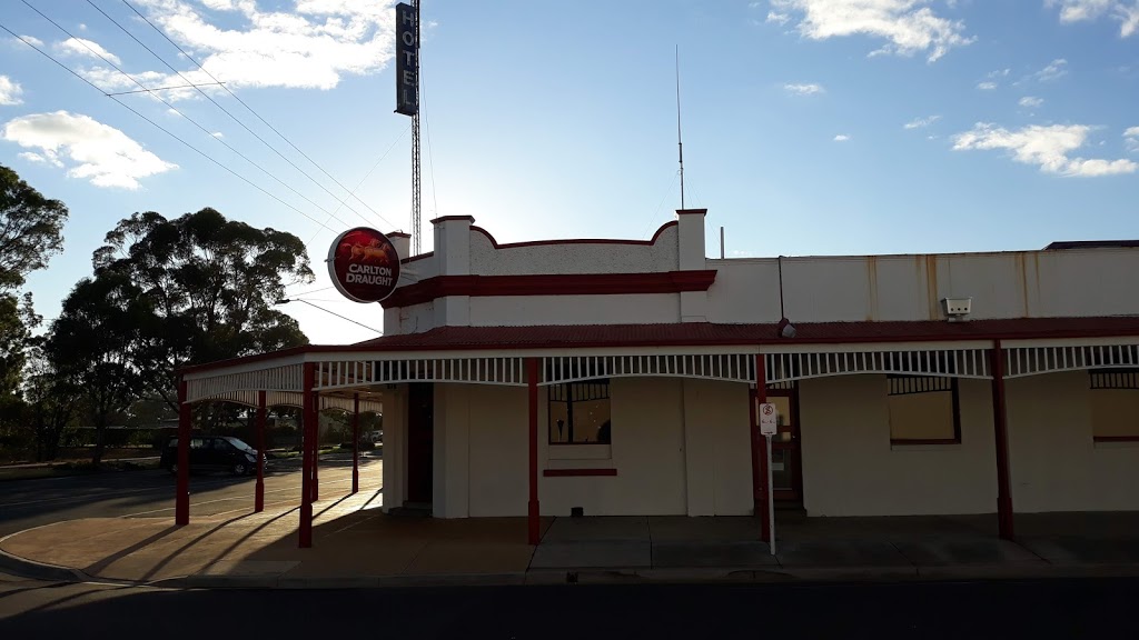 Heyfield Railway Hotel | lodging | 24 George Street, Heyfield VIC 3858, Australia | 0351482694 OR +61 3 5148 2694