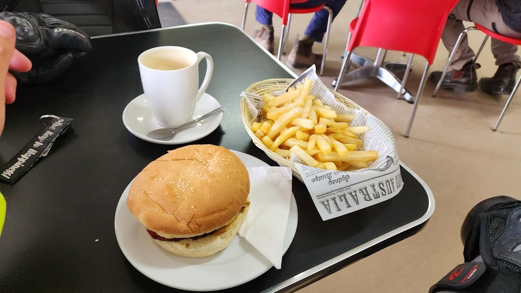 Comet Café | 40 Miller Street, Penong SA 5690, Australia | Phone: (08) 8625 1008