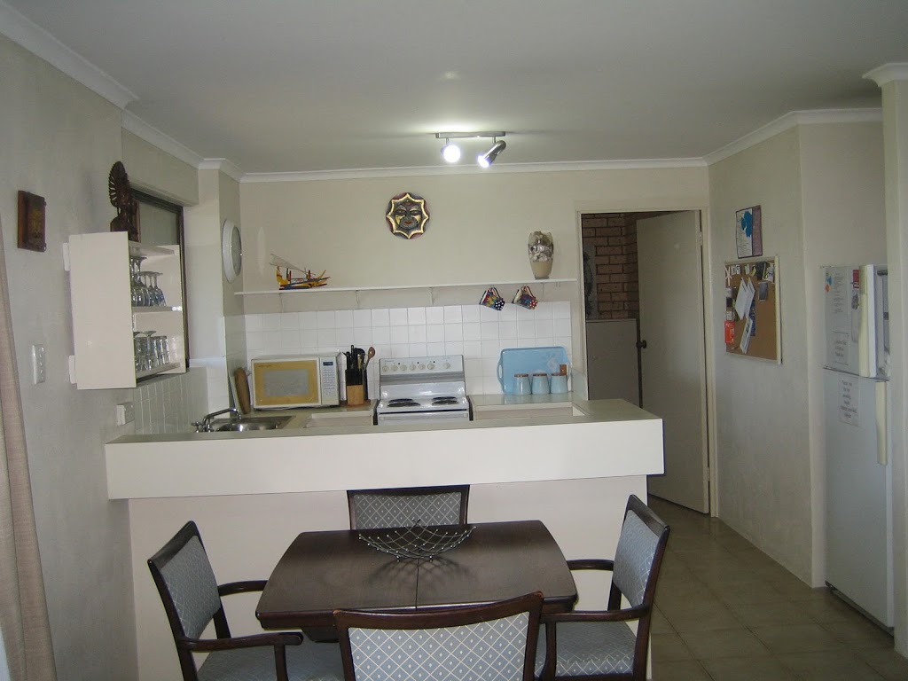 Dolphin View Apartment | 45 S Pacific Cres, Ulladulla NSW 2539, Australia | Phone: (02) 4407 7971