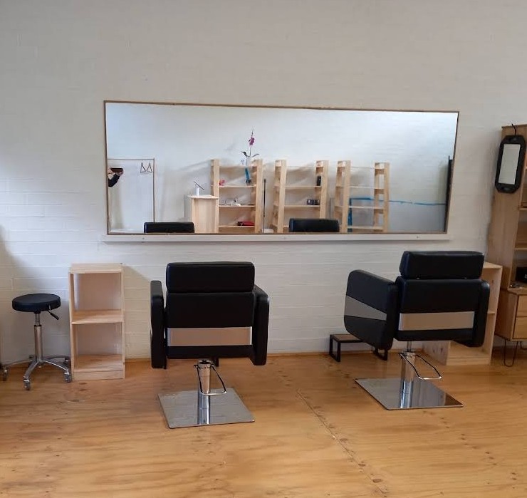 Camille Hair Designs | 17 Hughs Place, Entry via, Pleasant Ave, East Lindfield NSW 2070, Australia | Phone: 0401 616 615