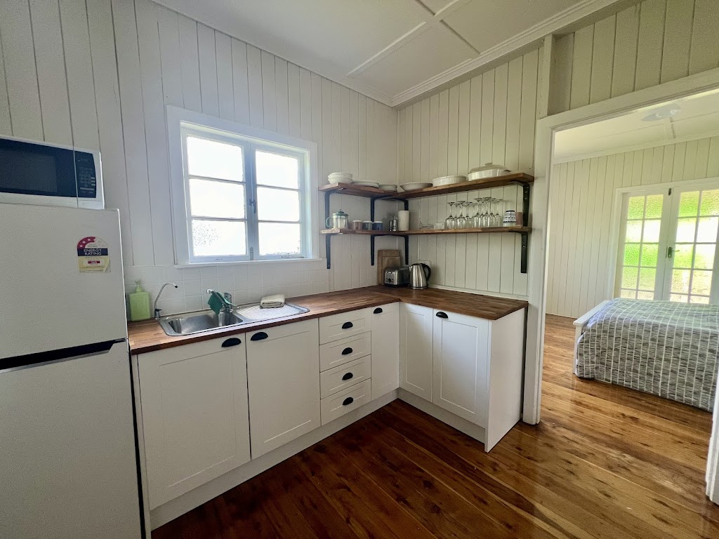 Bottle Tree Cottage | 33 Wicks St, Cunnamulla QLD 4490, Australia | Phone: 0414 760 941