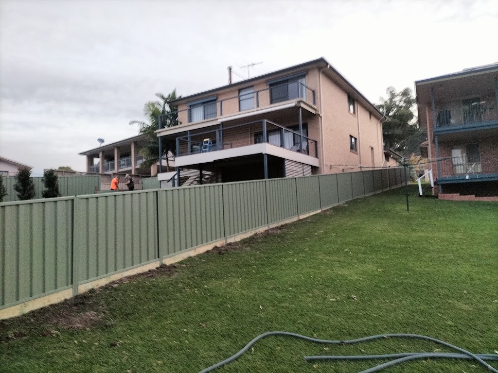 Str8az fencing & gates | Unit 6/22 Accolade Ave, Morisset NSW 2264, Australia | Phone: 0481 955 633