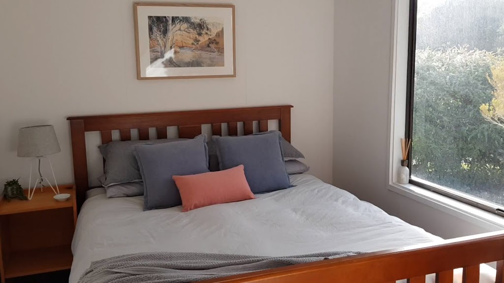 Anglesea Beach House | 27 Tenth Ave, Anglesea VIC 3127, Australia | Phone: 0412 463 454