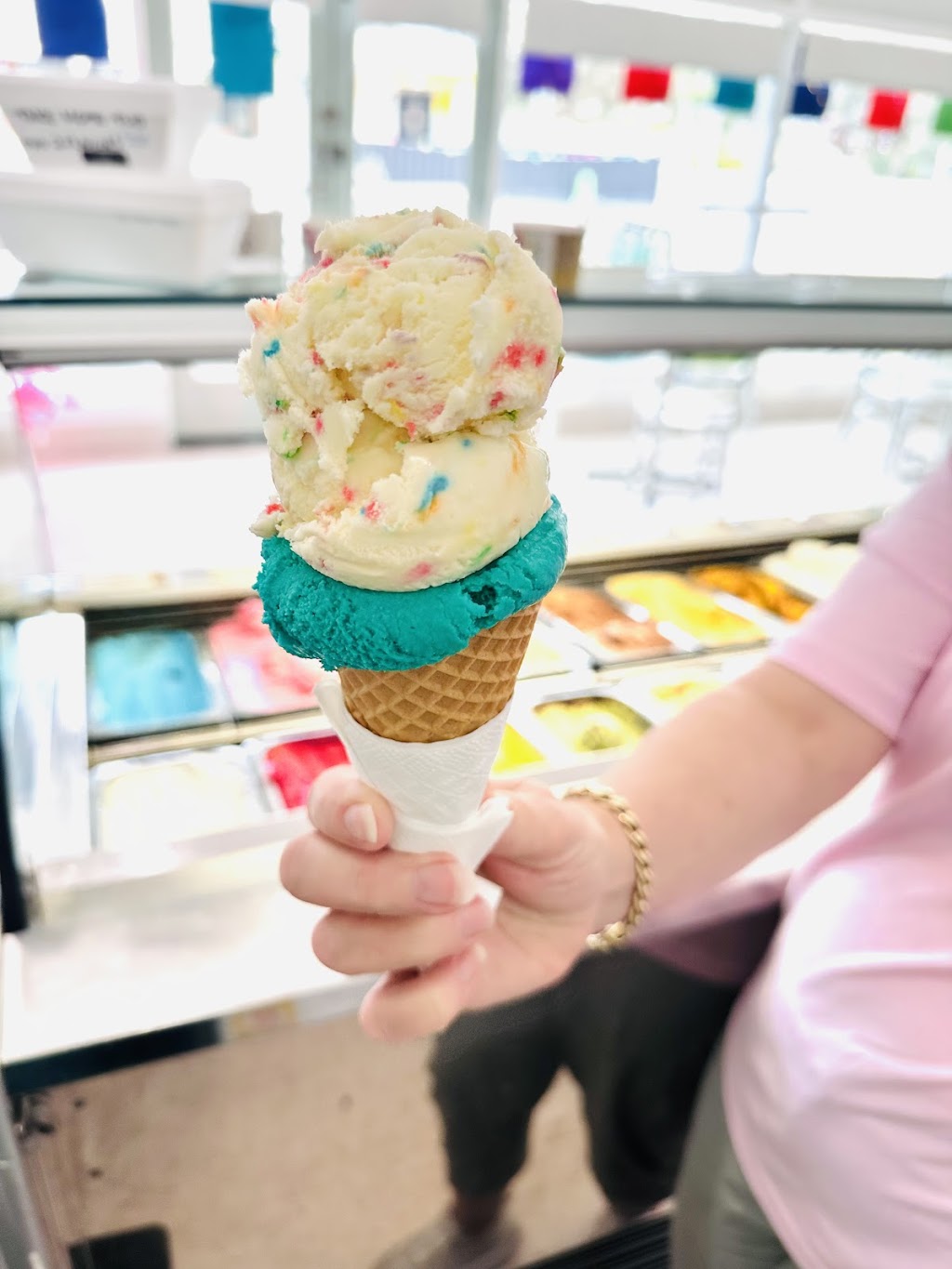 Ice cream Tree | 1 Temple St, Heyfield VIC 3858, Australia | Phone: 0493 426 939