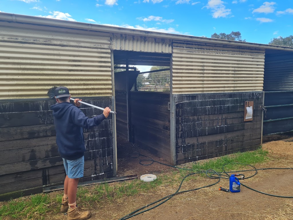 Acreage Lawns and Maintenance | 394 Yankee Flat Rd, Navigators VIC 3352, Australia | Phone: 0436 006 772