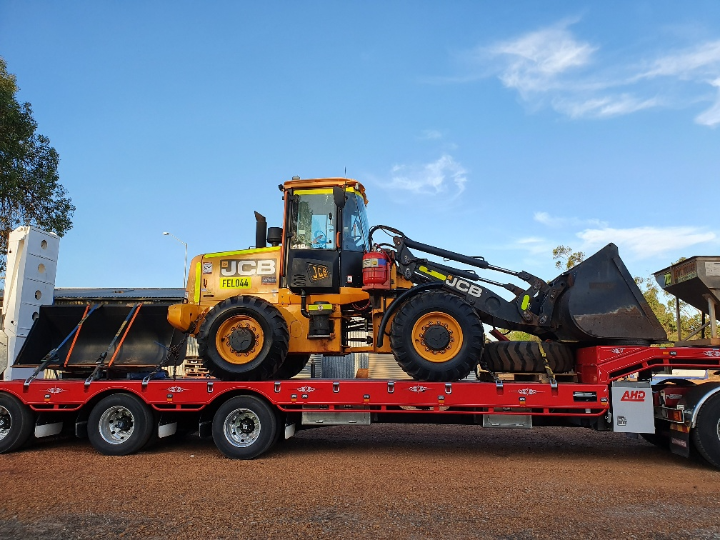 CB Haulage Contractor Pty Ltd | 3599 Great Northern Hwy, Muchea WA 6501, Australia | Phone: 0409 200 708