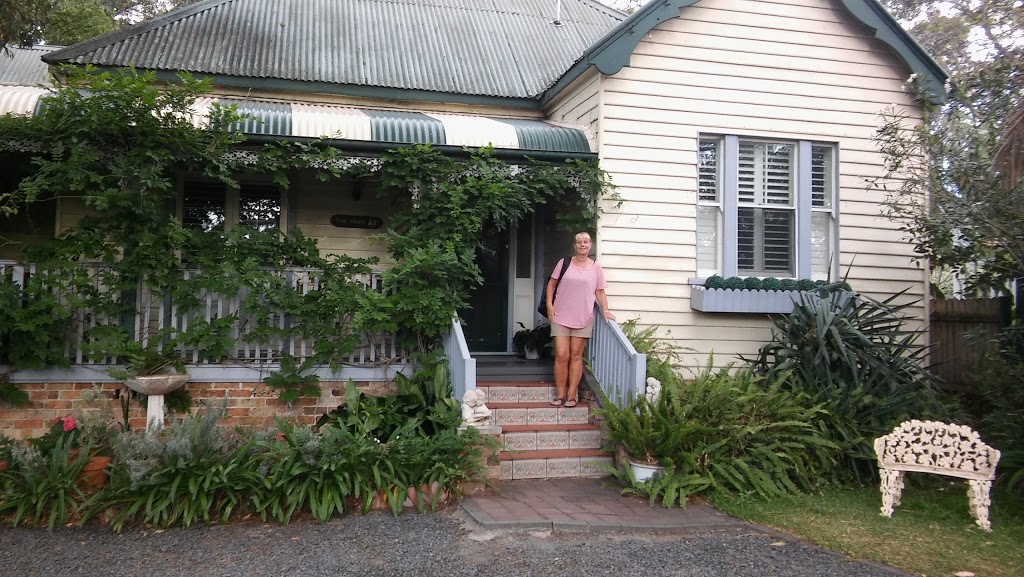 The Pines Bed and Breakfast | lodging | 76 East St, Nowra NSW 2541, Australia | 0244236920 OR +61 2 4423 6920