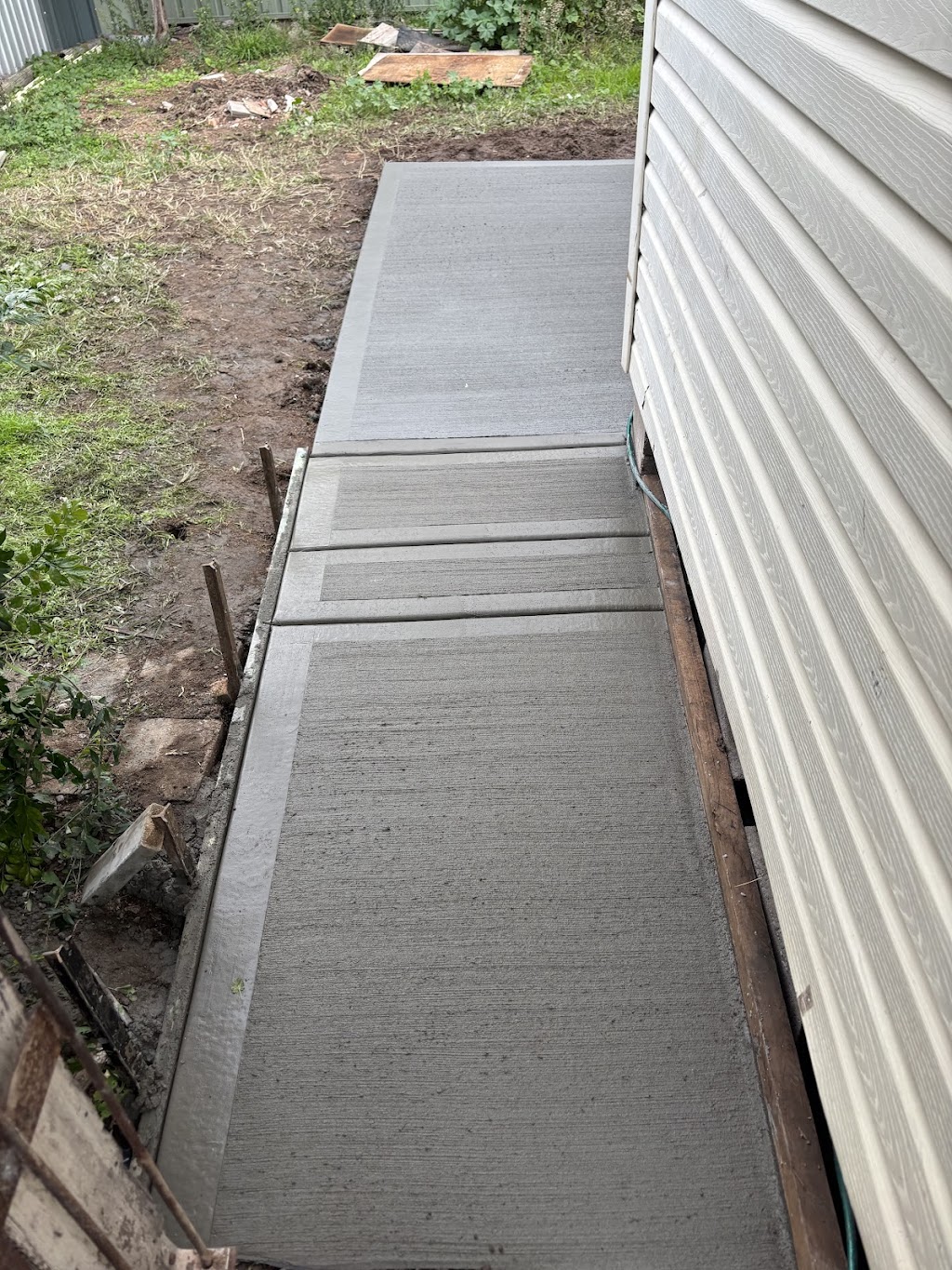 Irwin’s upper hunter concrete | 1 Leconfield Rd, Greta NSW 2334, Australia | Phone: 0400 544 579