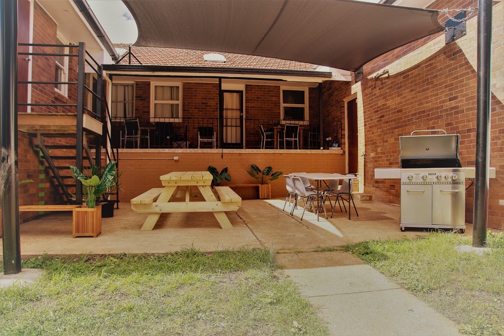 Garden City Backpackers | lodging | 61 Ruthven St, Harlaxton QLD 4350, Australia | 0746321567 OR +61 7 4632 1567