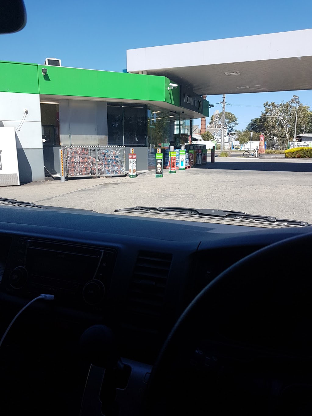 Caltex Woolworths | gas station | 215 Heidelberg Rd, Northcote VIC 3070, Australia | 0394868711 OR +61 3 9486 8711