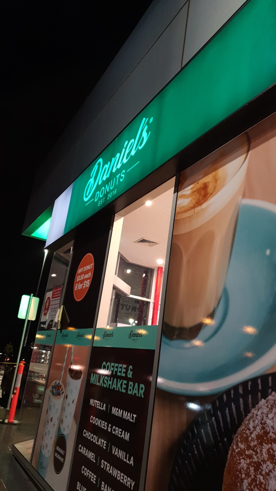 Daniels donuts | restaurant | Cnr Thompsons &, S Gippsland Hwy, Cranbourne North VIC 3977, Australia | 0472656835 OR +61 472 656 835