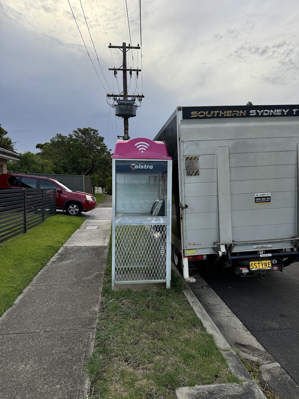 Telstra Payphone | 1919 Princes Hwy, Waterfall NSW 2233, Australia | Phone: 1800 011 433