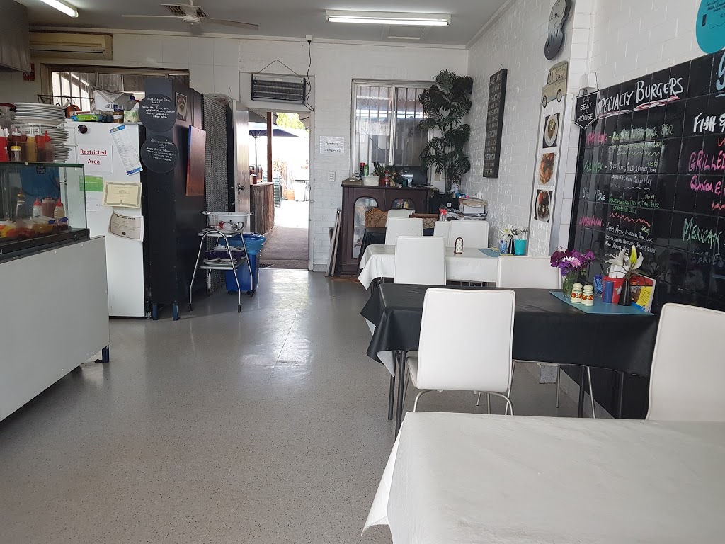Marts Cafe | cafe | 127 Pangee St, Nyngan NSW 2825, Australia | 0268322233 OR +61 2 6832 2233