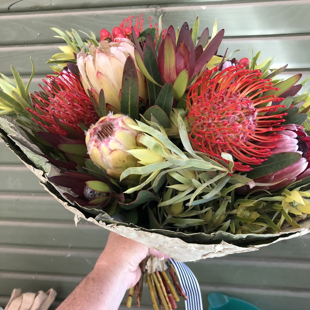 Raines Garden Gourmet Hampers & Flowers |  | 7095 Goulburn Valley Hwy, Koonoomoo VIC 3644, Australia | 0419094377 OR +61 419 094 377