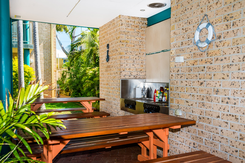 Beaches Serviced Apartments | lodging | 12 Gowrie Ave, Port Stephens NSW 2315, Australia | 0249843255 OR +61 2 4984 3255