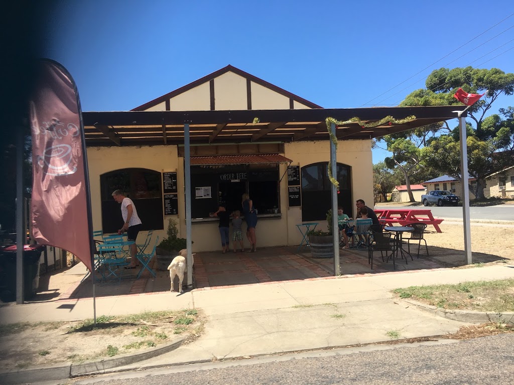 Waffles & Jaffles | cafe | Dukes Highway, Coonalpyn SA 5265, Australia | 0439884685 OR +61 439 884 685