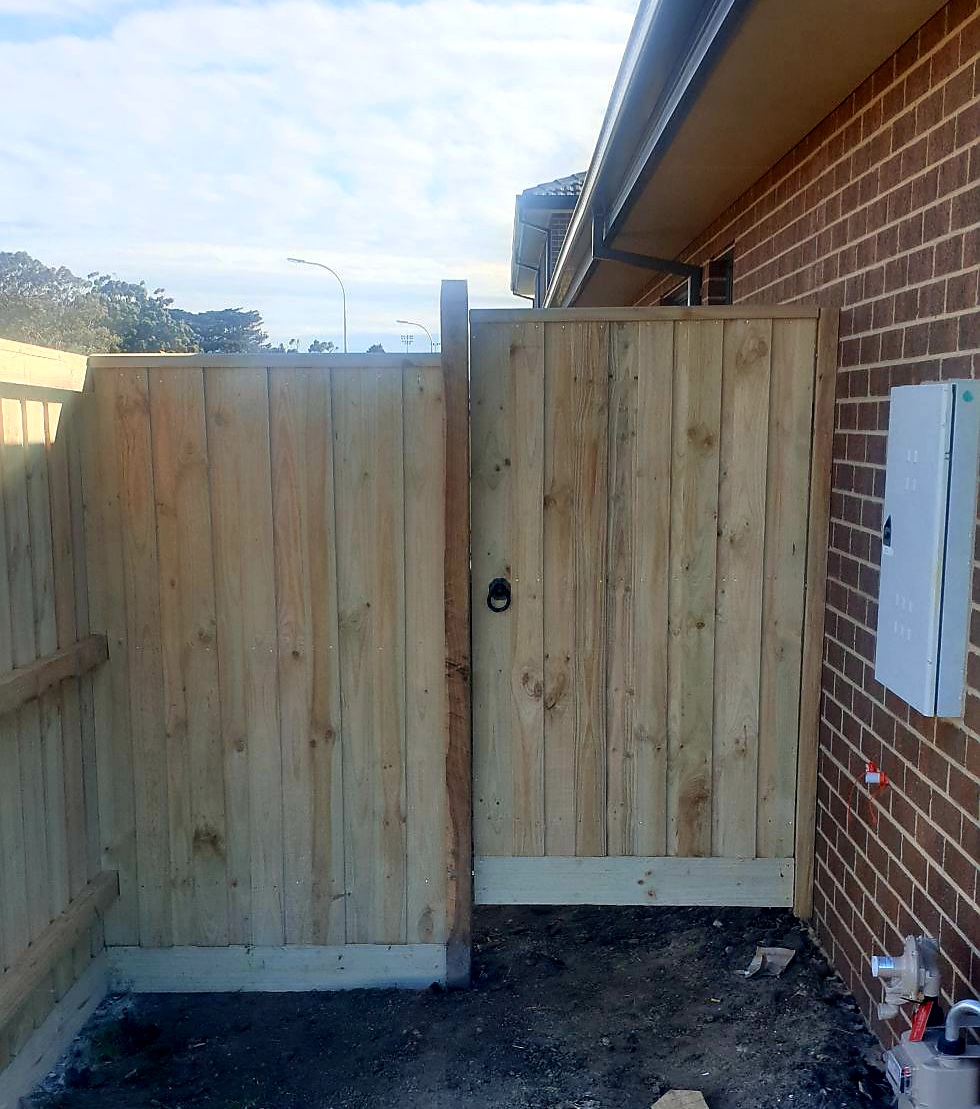 Ridge Fencing | Trueman St, Cranbourne West VIC 3977, Australia | Phone: 0411 961 405