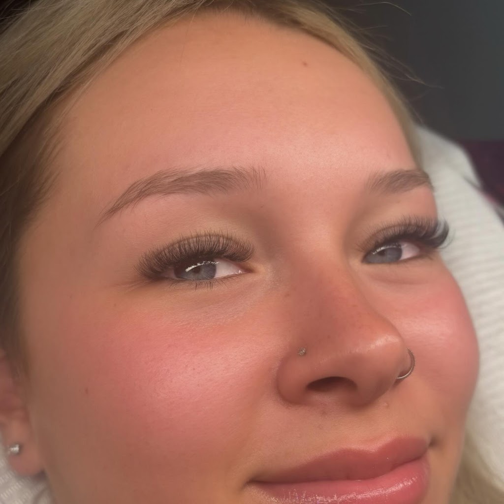 Masses of Lashes Salon | 6 Waterglass St, Spring Farm NSW 2570, Australia | Phone: 0402 158 472