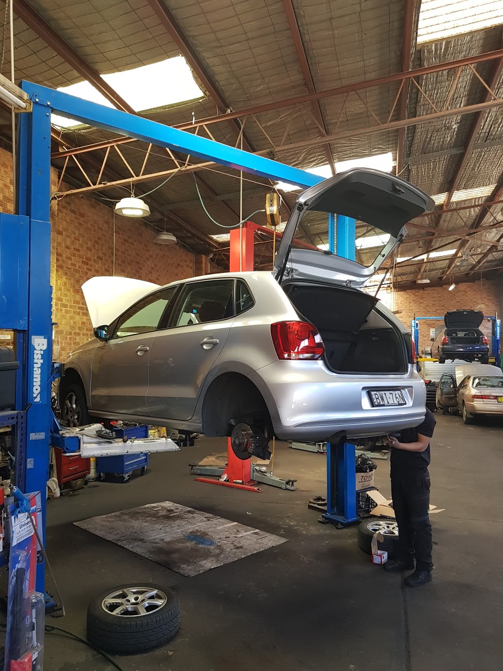 Huyen Motor Repairs | car repair | 2/92-94 Seville St, Fairfield East NSW 2165, Australia | 0297550761 OR +61 2 9755 0761