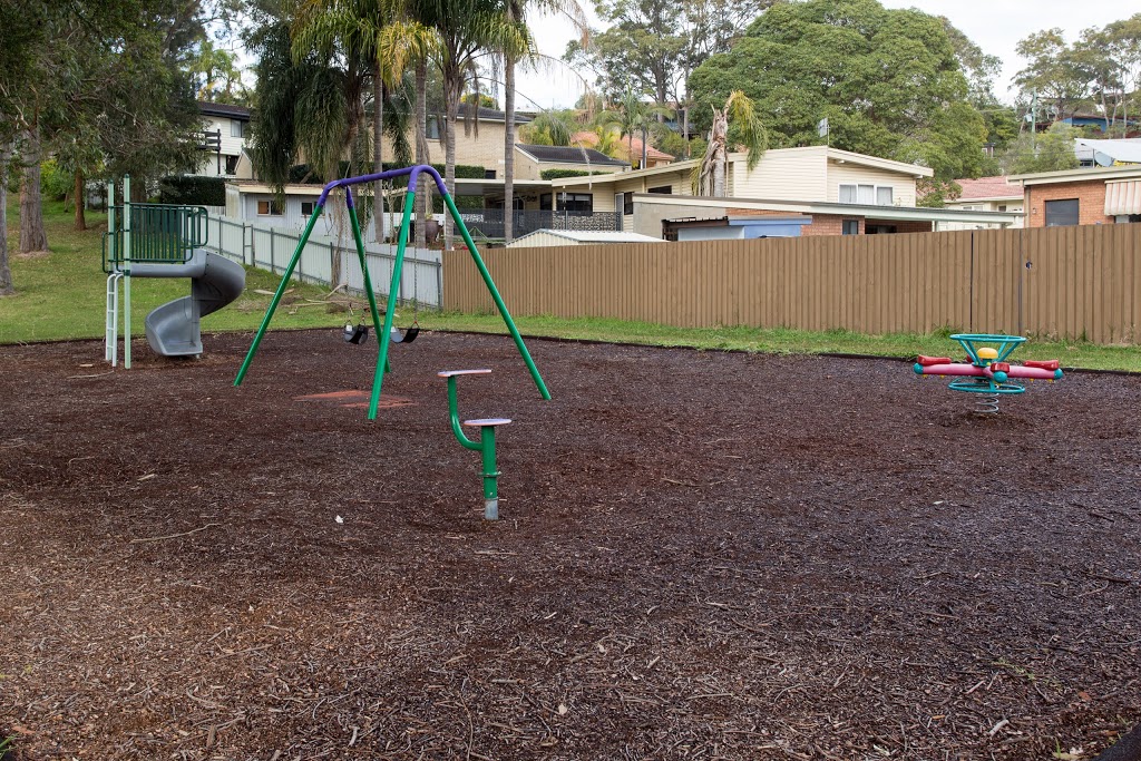 Carramar Park Playground | park | Deborah St, Kotara South NSW 2289, Australia | 0249210333 OR +61 2 4921 0333