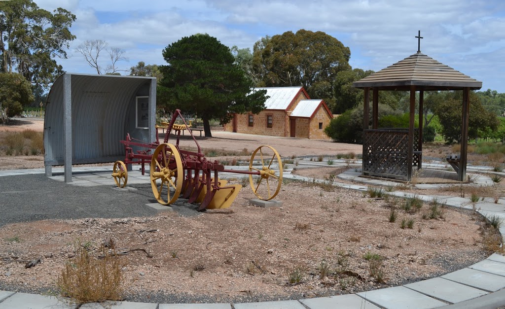 Lutheran pioneer monument and cemetery | 66 Paisley Rd, Paisley SA 5357, Australia