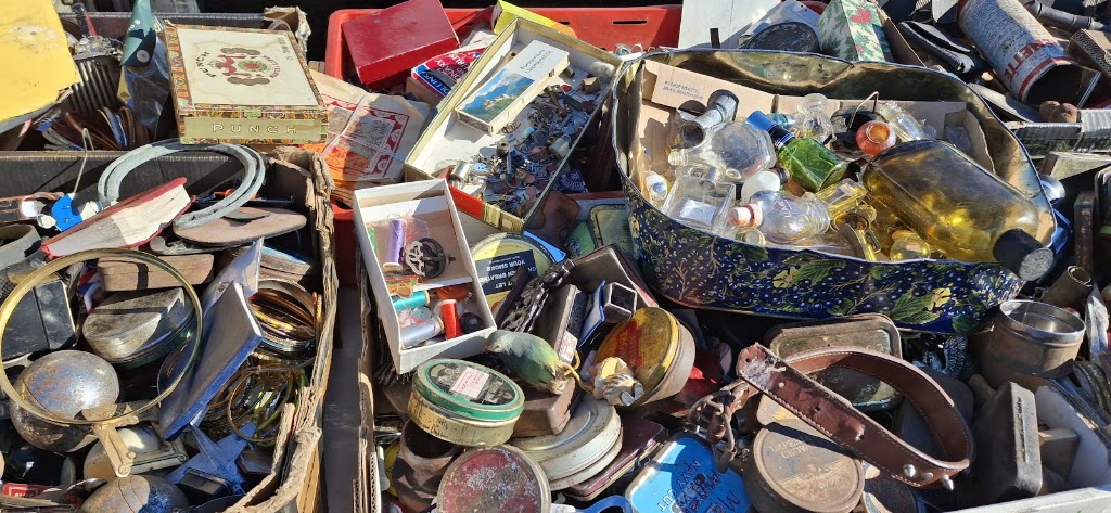 Wantirna Trash & Treasure Market | 251 Mountain Hwy, Wantirna VIC 3152, Australia | Phone: (02) 9607 5255