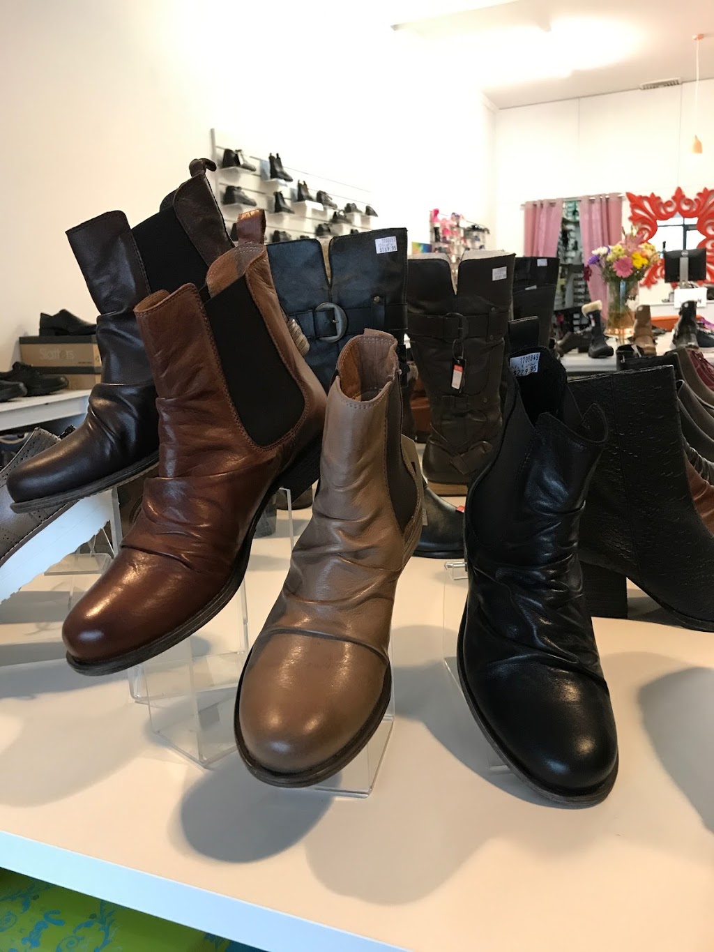 Daylesford Shoes | 5 Park Ln, Daylesford VIC 3460, Australia | Phone: 0404 866 713