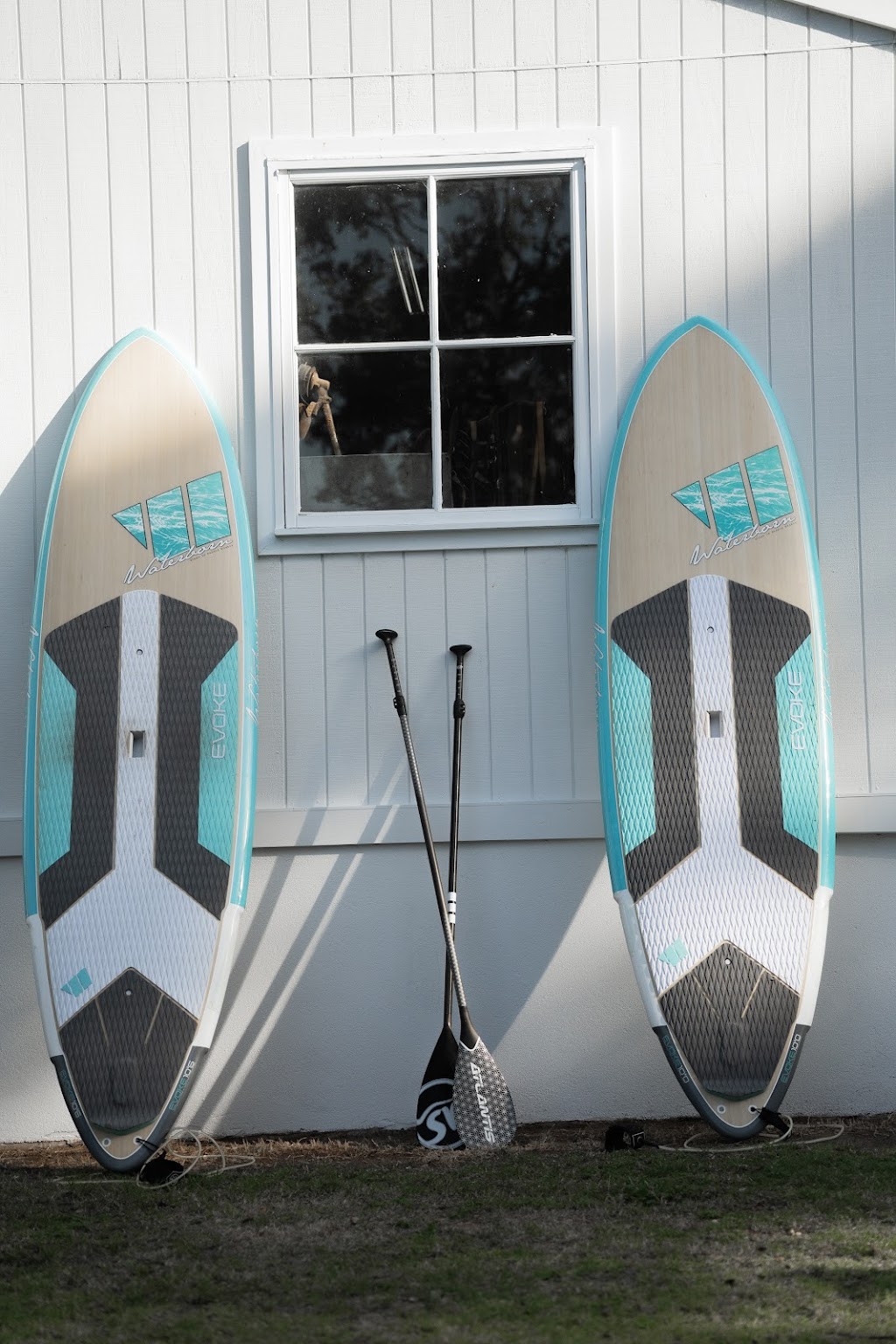 The White House Metung - Luxury Accommodation | 27 Christmas St, Metung VIC 3904, Australia | Phone: 0410 633 072