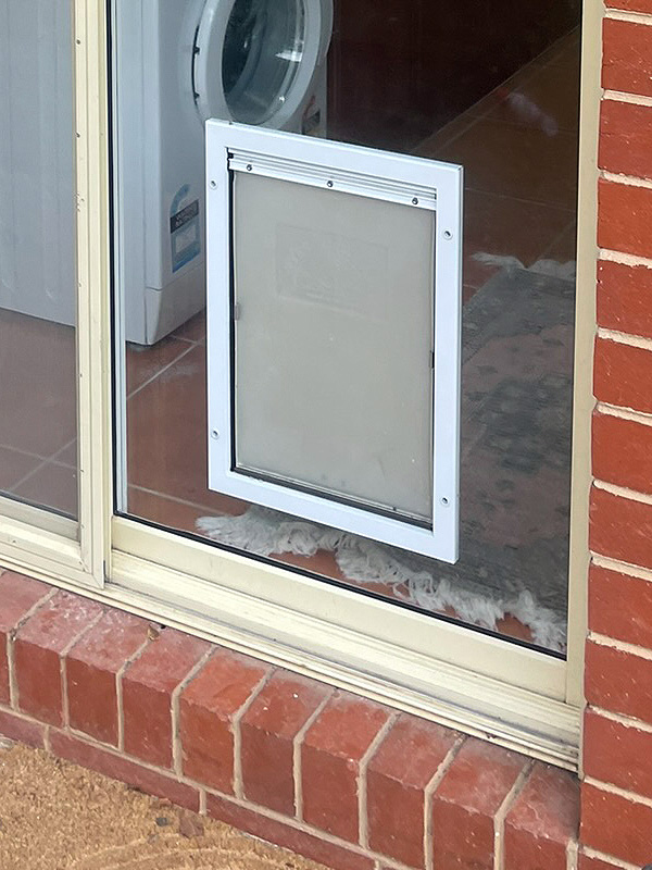 Specialised Glass and Glazing | 988 Black Forest Dr, Woodend VIC 3442, Australia | Phone: 0401 487 723