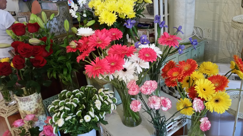 Laidley Florist | 111 Patrick St, Laidley QLD 4341, Australia | Phone: (07) 5465 1755