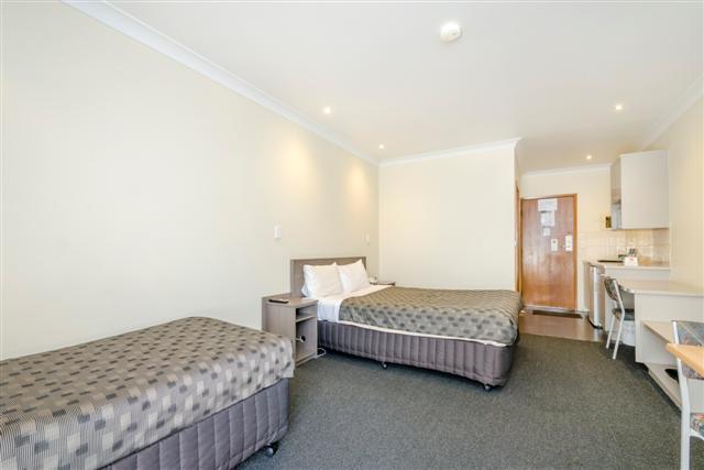 Werribee Motel & Apartments | lodging | 6 Tower Rd, Werribee VIC 3030, Australia | 0397419944 OR +61 3 9741 9944