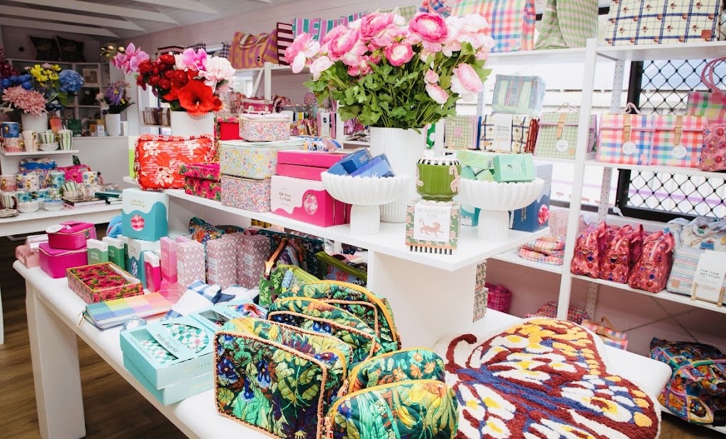 Madeleine Lane | 48 Sydney St, Mogo NSW 2536, Australia | Phone: (02) 4471 1739