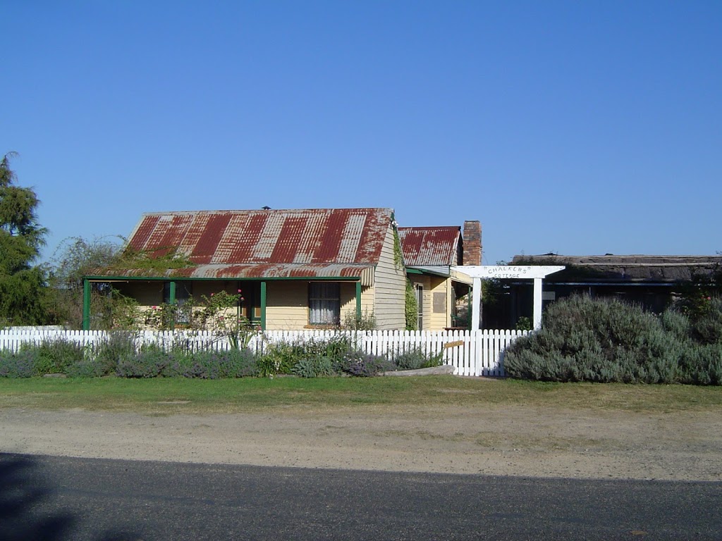 Chalkers Cottage | 38 Brackin St, Hillgrove NSW 2350, Australia