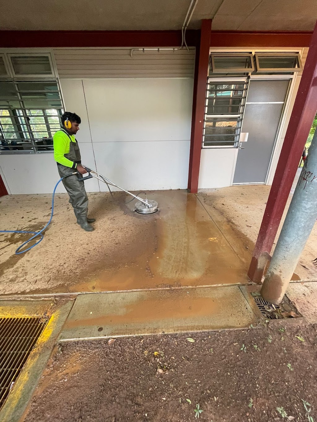 Affordable Carpet & Pressure Cleaning- Southport | 8 Fairway Ave, Southport QLD 4215, Australia | Phone: 1300 604 509