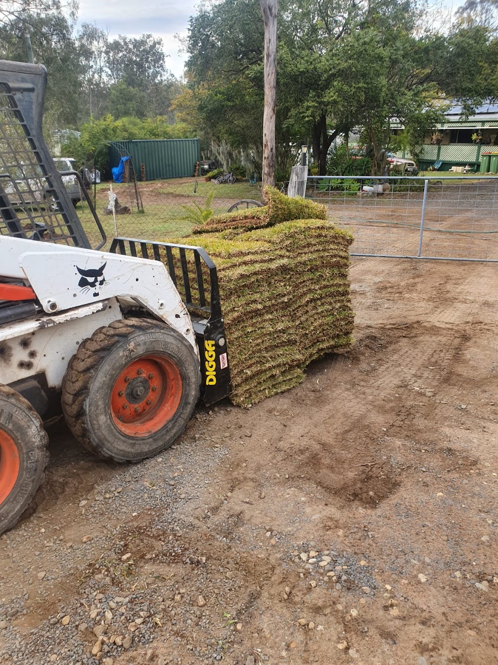 One Man Band Bobcat & Tipper | 1922 Forest Hill Fernvale Rd, Mount Tarampa QLD 4311, Australia | Phone: 0473 873 340