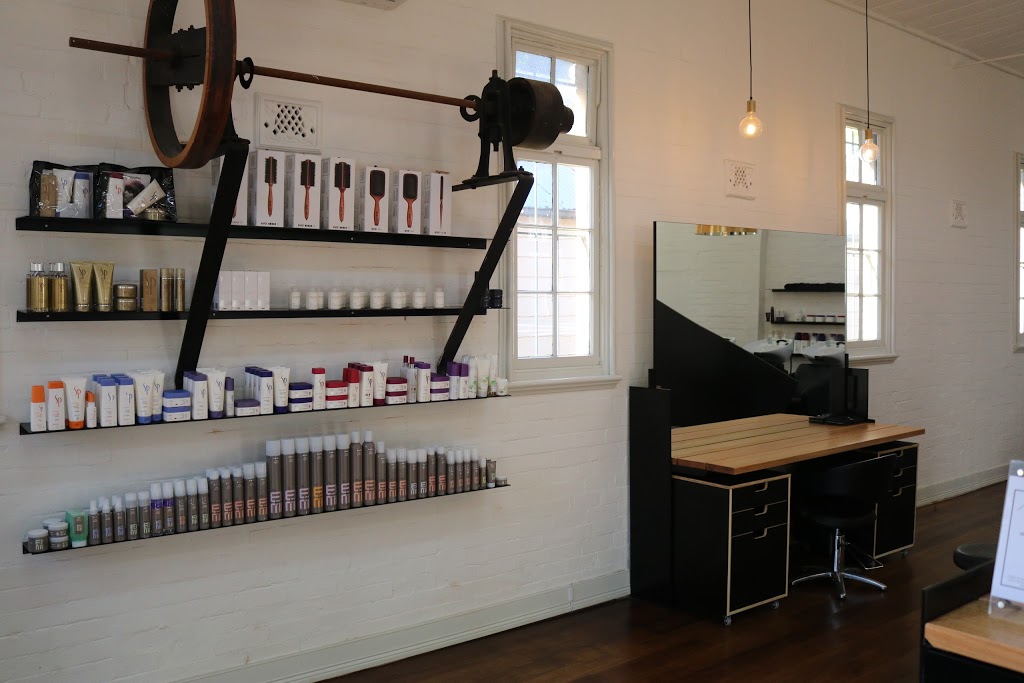 Acadèmie Salon | Annandale, 110 Johnston Ln, Sydney NSW 2038, Australia | Phone: 0401 018 585