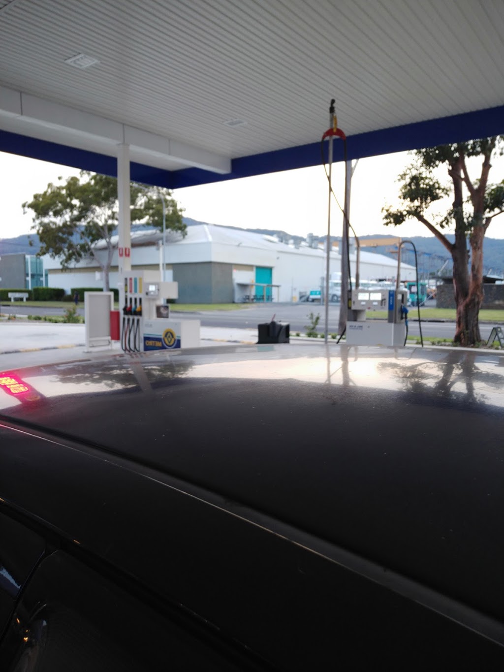 Metro Petrol Station | gas station | 51 Chapman St, Fairy Meadow NSW 2519, Australia | 0287222100 OR +61 2 8722 2100