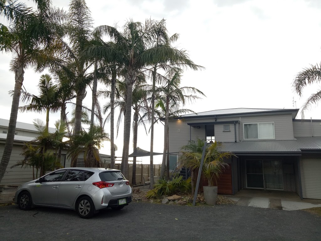 Jervis Bay Waterfront | lodging | 80 Elizabeth Dr, Vincentia NSW 2540, Australia | 0400428009 OR +61 400 428 009