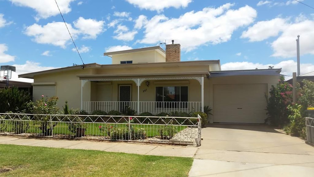 City Holiday Home Mildura | lodging | 257 San Mateo Ave, Mildura VIC 3500, Australia | 0447809727 OR +61 447 809 727