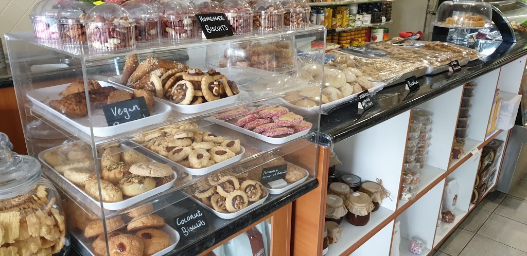 Lakeside Bakery | bakery | 72 Edwardes St, Reservoir VIC 3073, Australia | 0394601840 OR +61 3 9460 1840