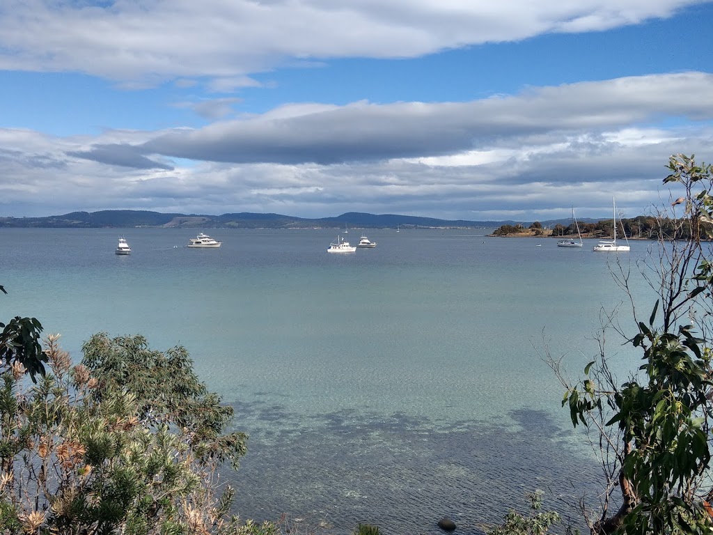 Sommers Bay Beach House | lodging | 637 Sommers Bay Rd, Murdunna TAS 7178, Australia | 0418595314 OR +61 418 595 314