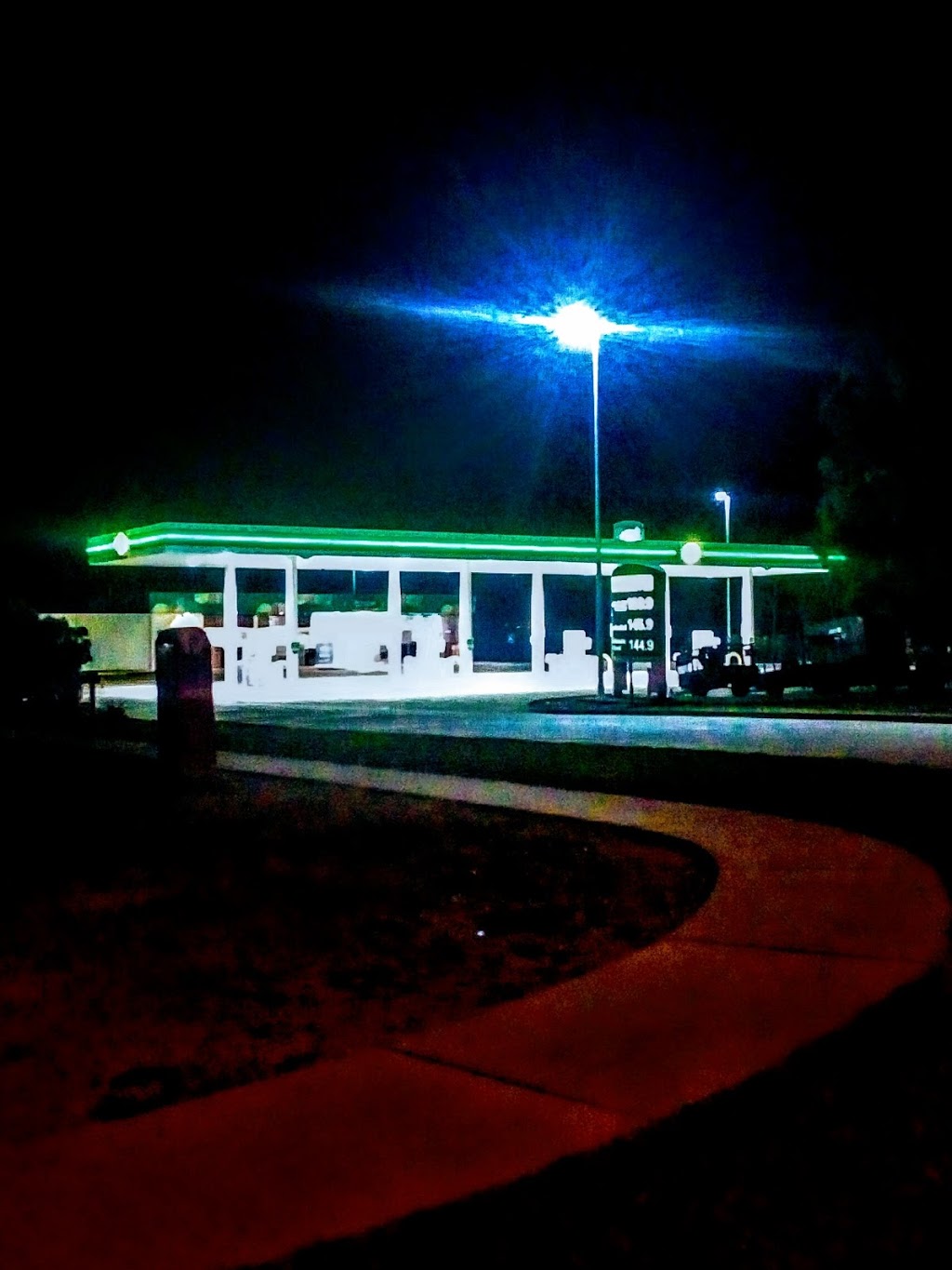 BP | gas station | 1 William Dean Ave, Urangan QLD 4655, Australia | 0741500962 OR +61 7 4150 0962